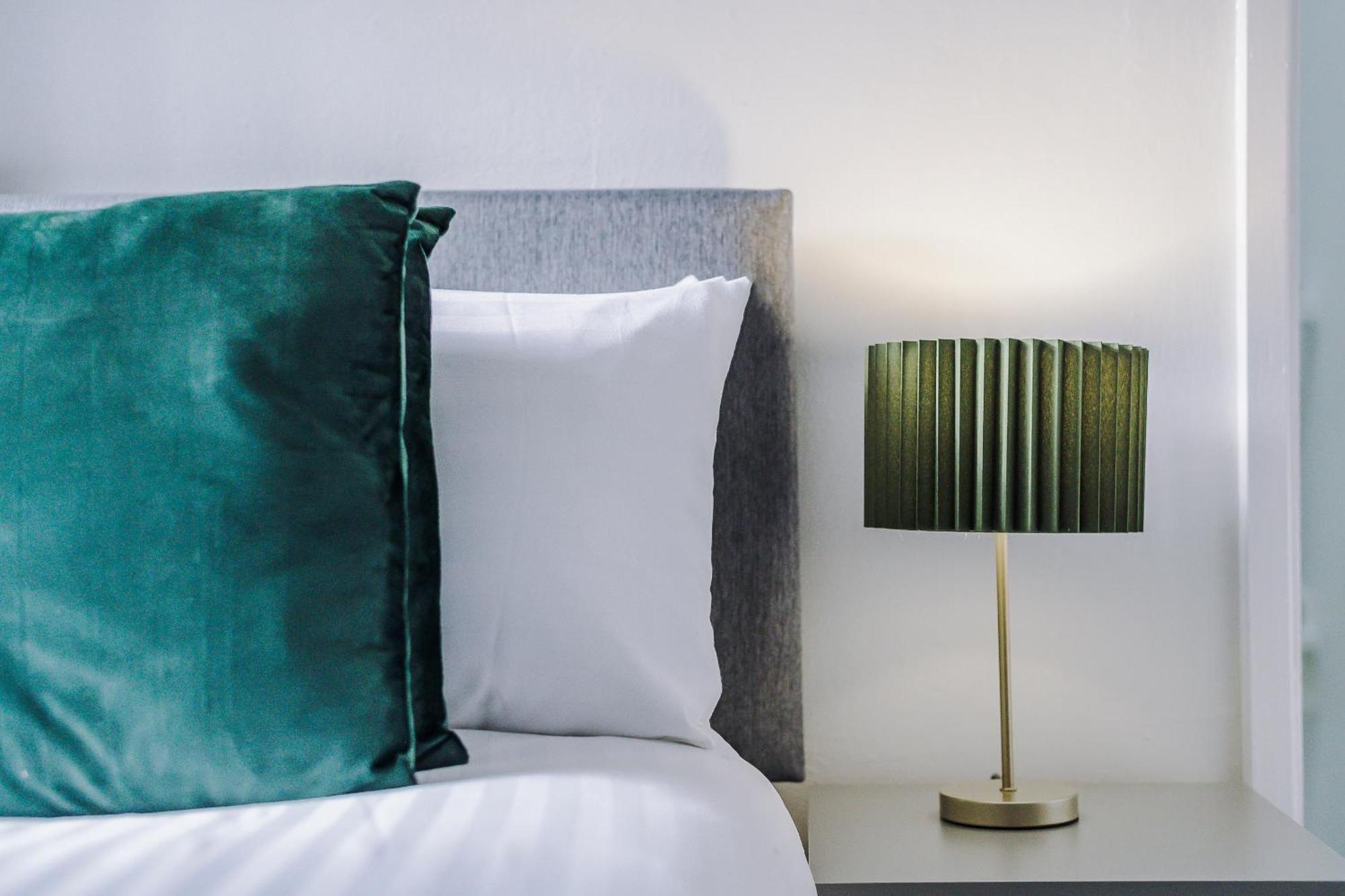 Miranda House - Air Host & - Sleeps 7 * Liverpool