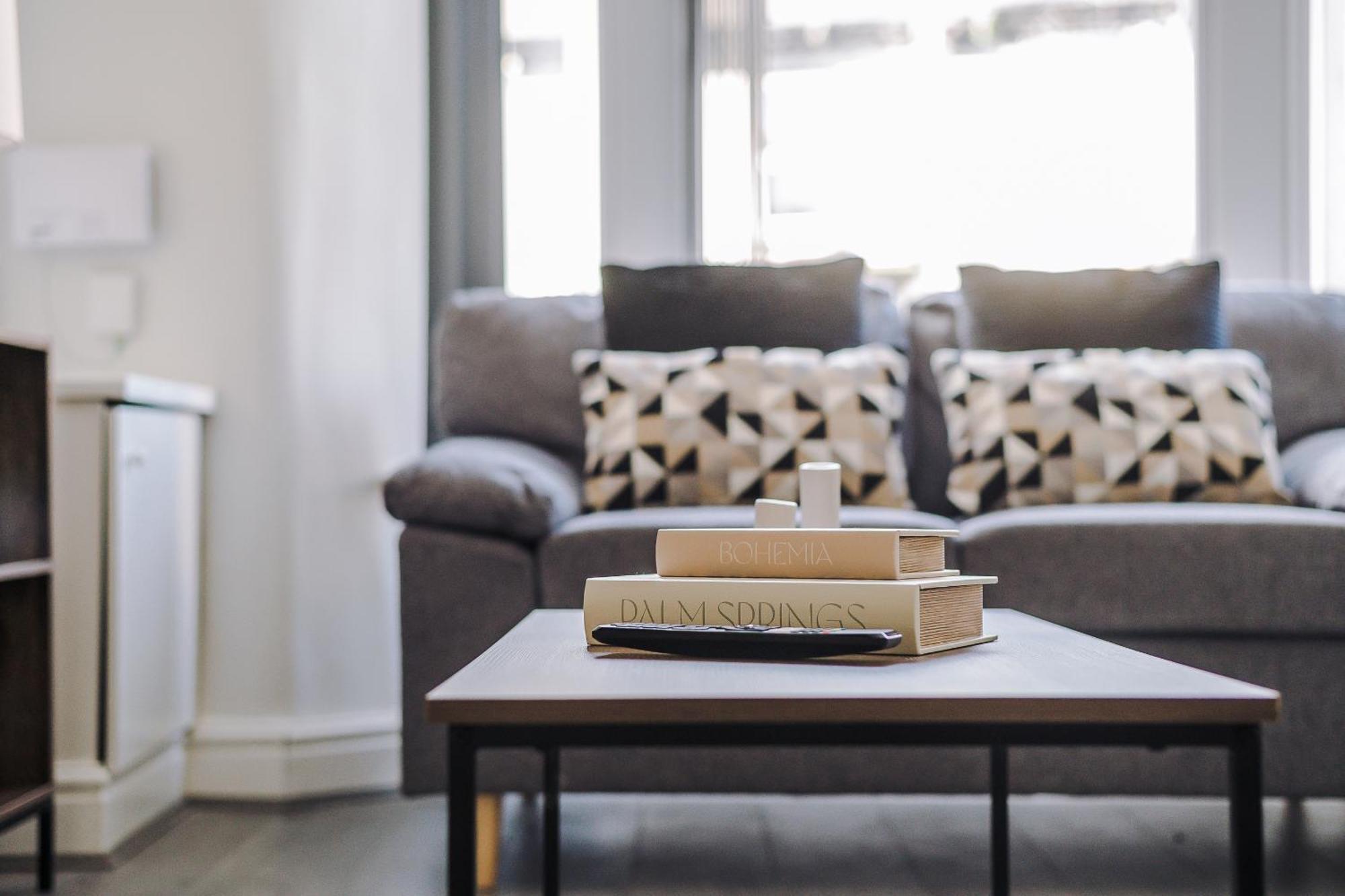 Miranda House - Air Host & - Sleeps 7 Apartment Liverpool