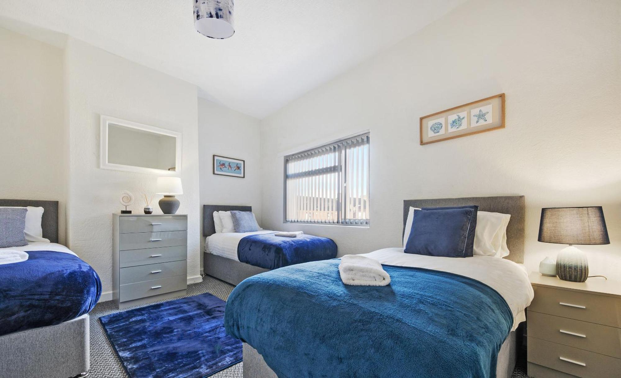 Miranda House - Air Host & - Sleeps 7 * Liverpool